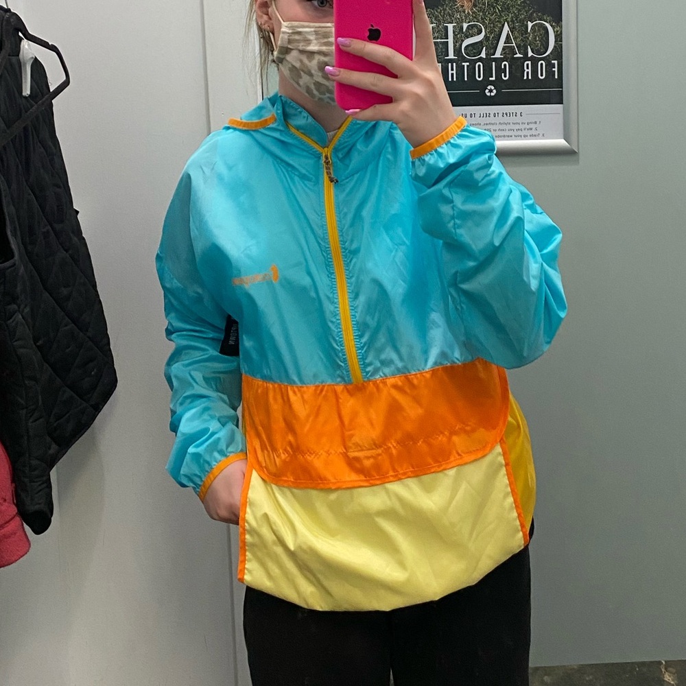 COTOPAXI WINDBREAKER